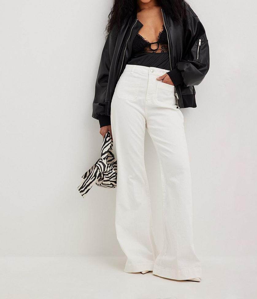 LT1K White Utility Pocket Wide-Leg Frayed Hem Jeans. - lessthan1thousand