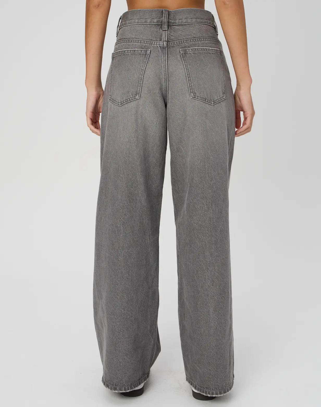 Zara Dark Grey Wide-Leg Jeans (Dark In color).Minor Fault - lessthan1thousand