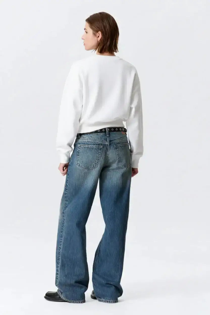 LT1K White Oversize Sweatshirt.