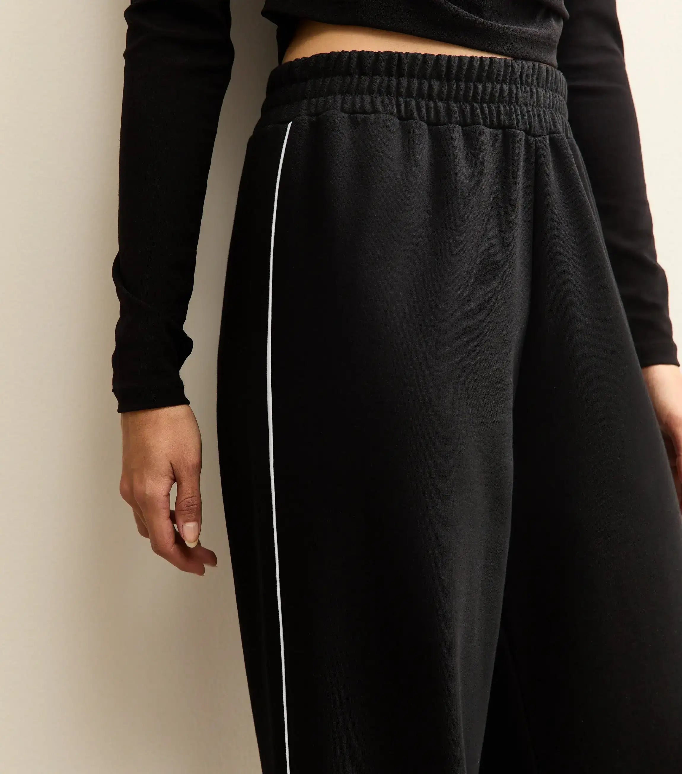 LT1K Single Side Piping Detail Wide-Leg Trouser.(Perfect For All Season)