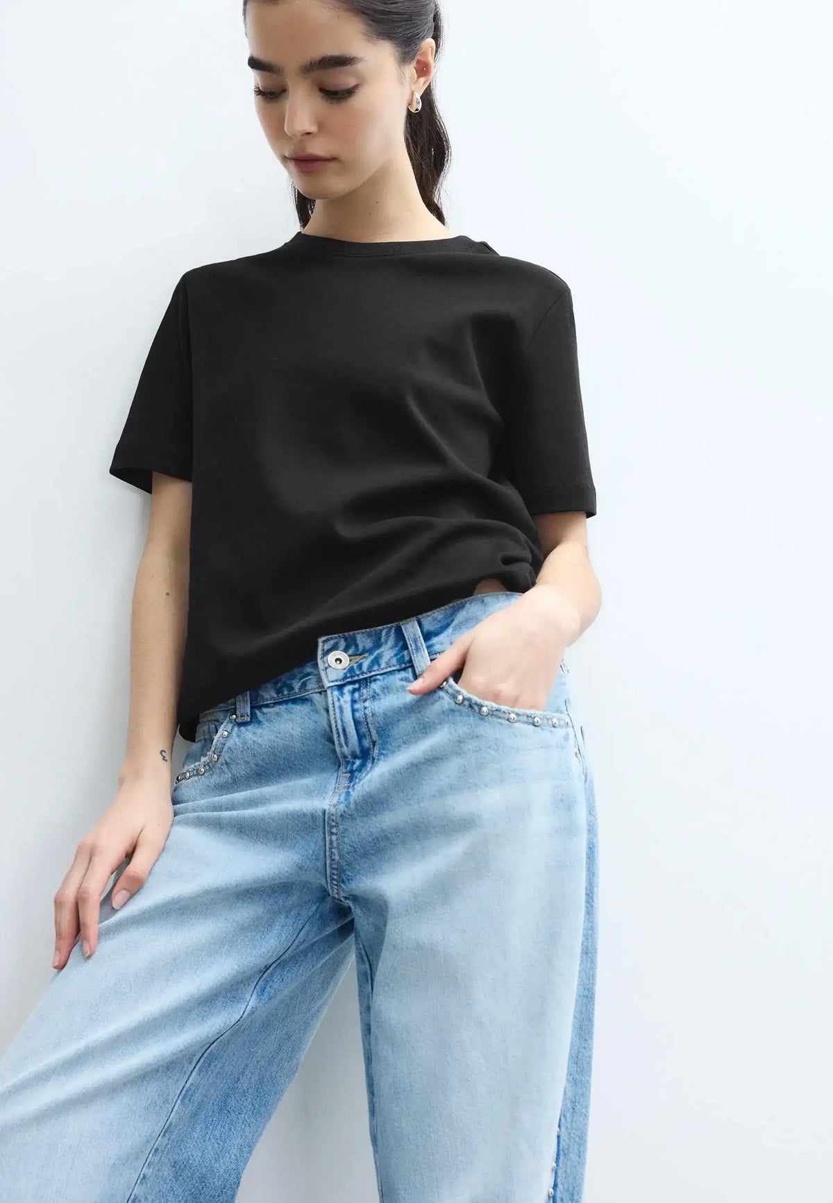 LT1K Essential Regular T-Shirt.