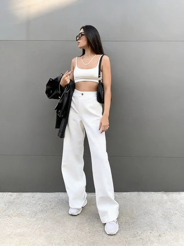 LT1K White High-Waist Loose Leg Jeans.