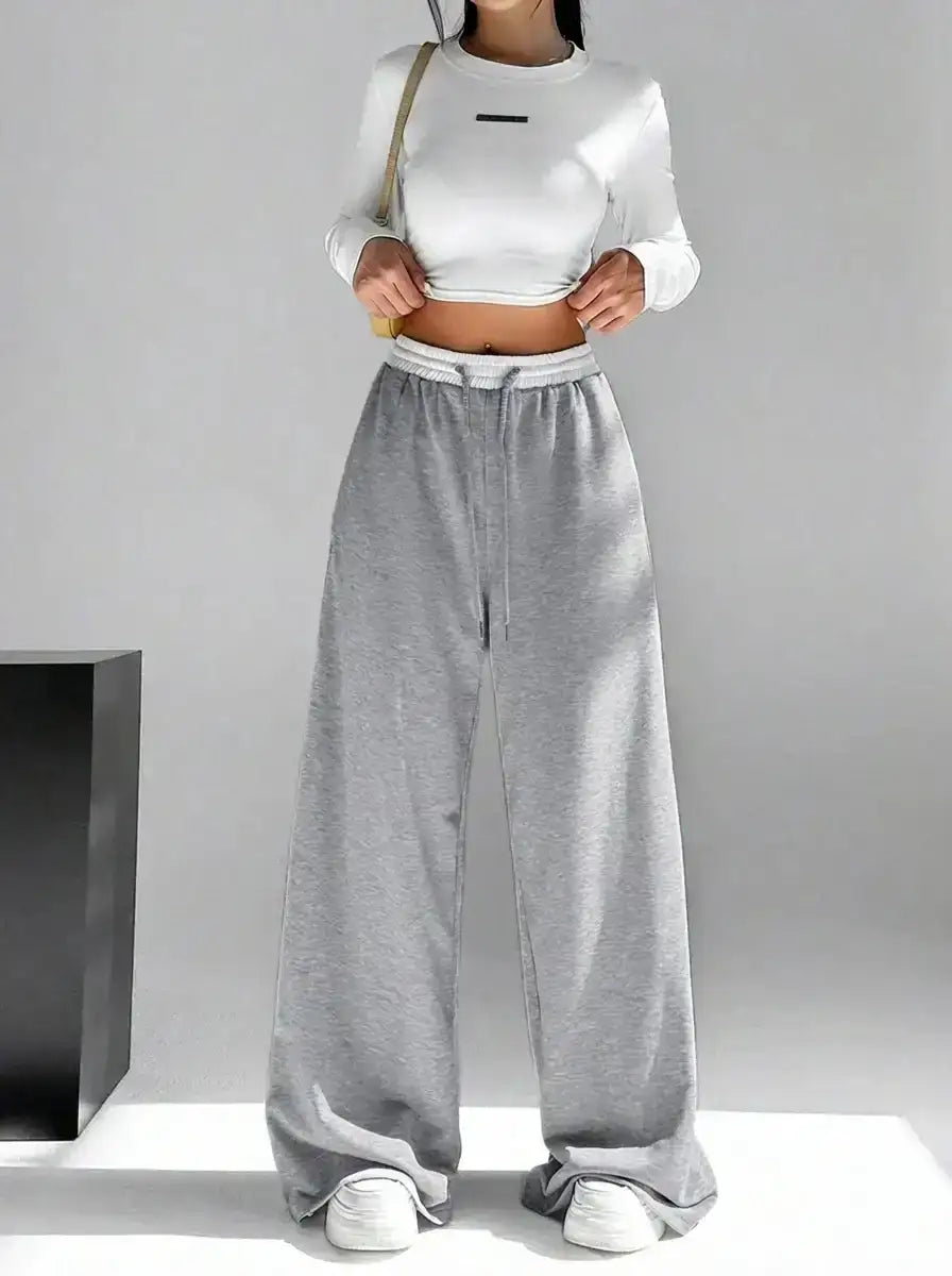 Contrast waist Wide-Leg Trouser.