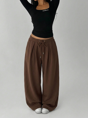 LT1K Brown Pleated Wide-Leg Trouser.(Perfect For All Season).