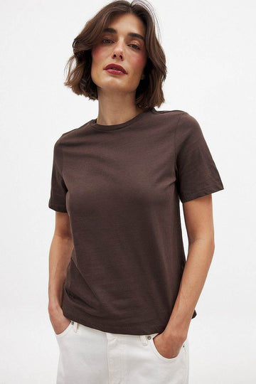LT1K Regular Coffee Brown Essential T-Shirt.